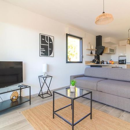 Ferienwohnung Select' - T2 A Saint-Clair Avec Terrasse, Piscine Et Parking ! - 180Sud-A12 Le Lavandou Exterior foto