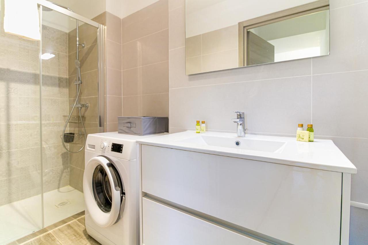 Ferienwohnung Select' - T2 A Saint-Clair Avec Terrasse, Piscine Et Parking ! - 180Sud-A12 Le Lavandou Exterior foto